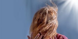 Хлорът и UV Светлината: Как да защитим косата си от агресорите на околната среда